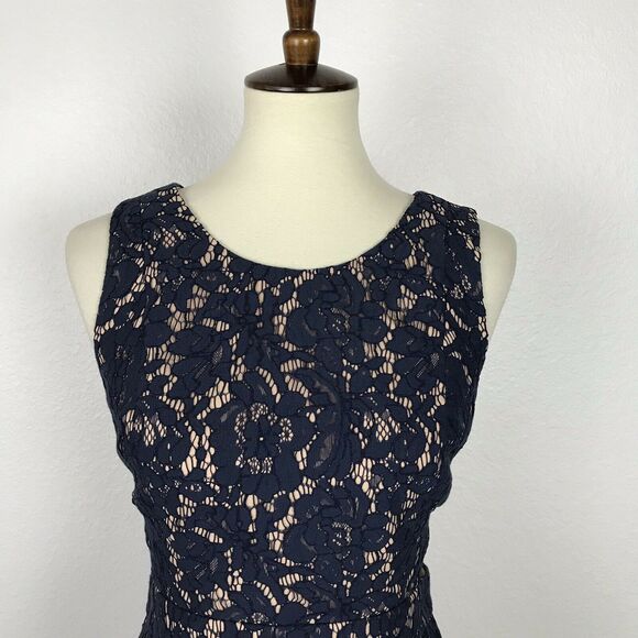 Fame and Partners Lace Sheath Bodycon Dress - Picture 2 of 11